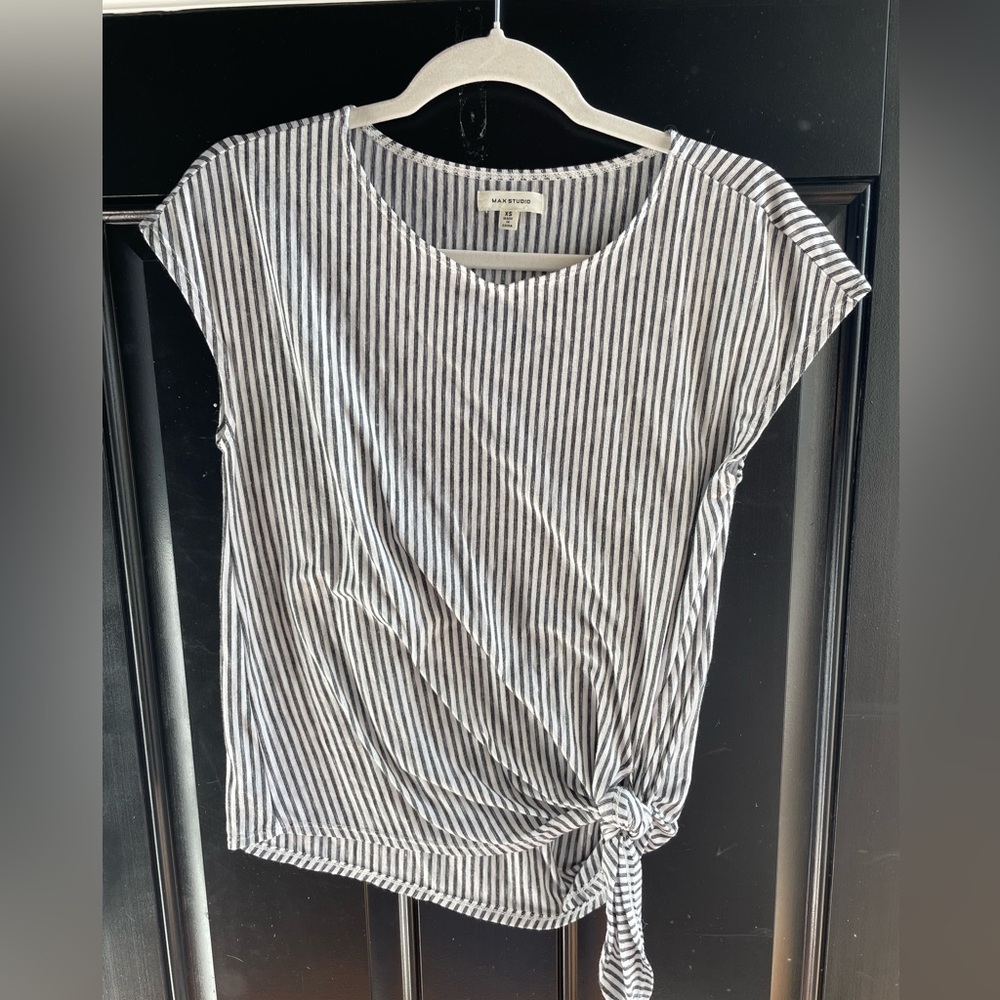 Max Studio Women’s Stripped t-shirt